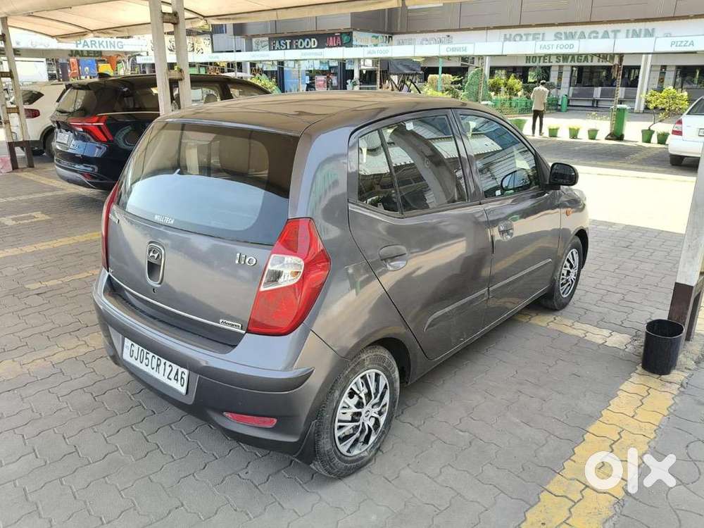 Hyundai Car 2011 Waiting