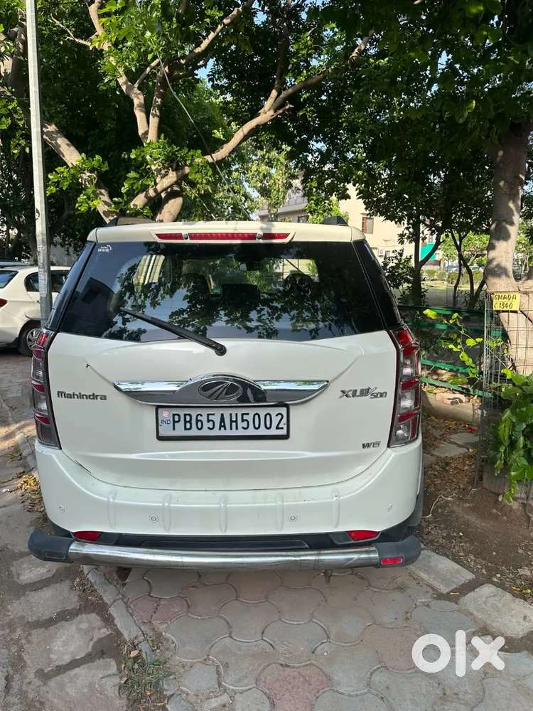 Mahindra Xuv500 2015 Diesel Well Maintained.