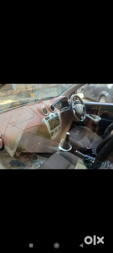 Ford Figo 2010-2012 Petrol Titanium, 2011, Petrol