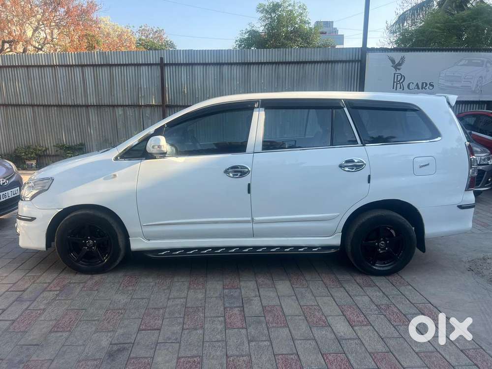 Toyota Innova 2.5 G (diesel) 8 Seater, 2015, Diesel