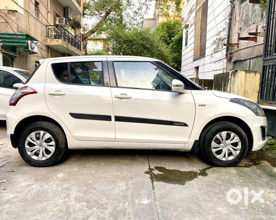 Maruti Suzuki Swift Vxi Abs Bsiv, 2016, Petrol