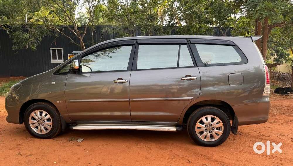 Toyota Innova 2.5 V 7 Str, 2009, Diesel