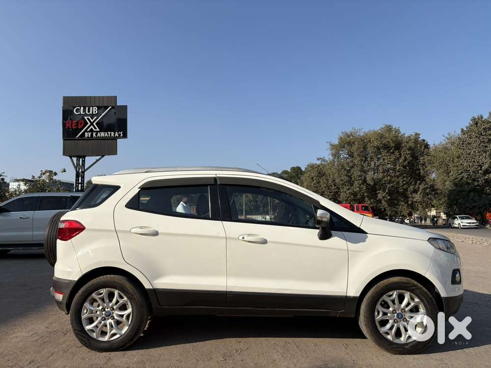 Ford Ecosport Signature Edition Petrol, 2015, Petrol