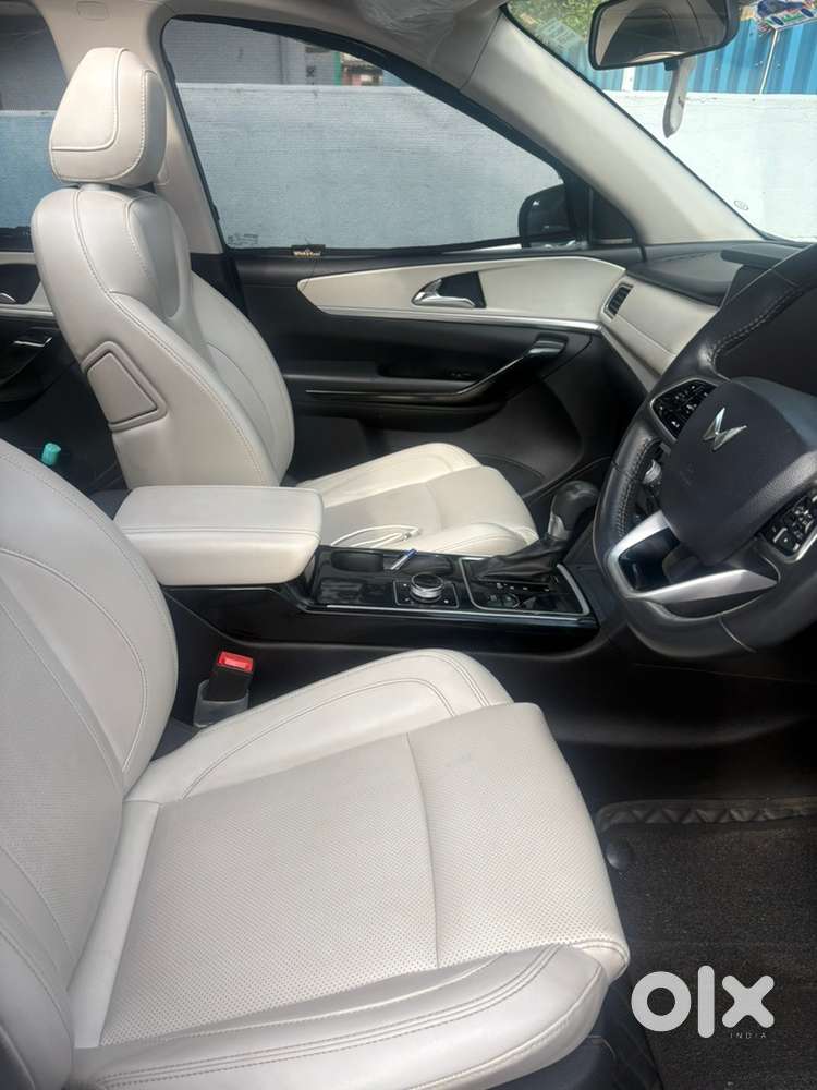 Mahindra Xuv700 Automatic Ax7l Petrol 2023