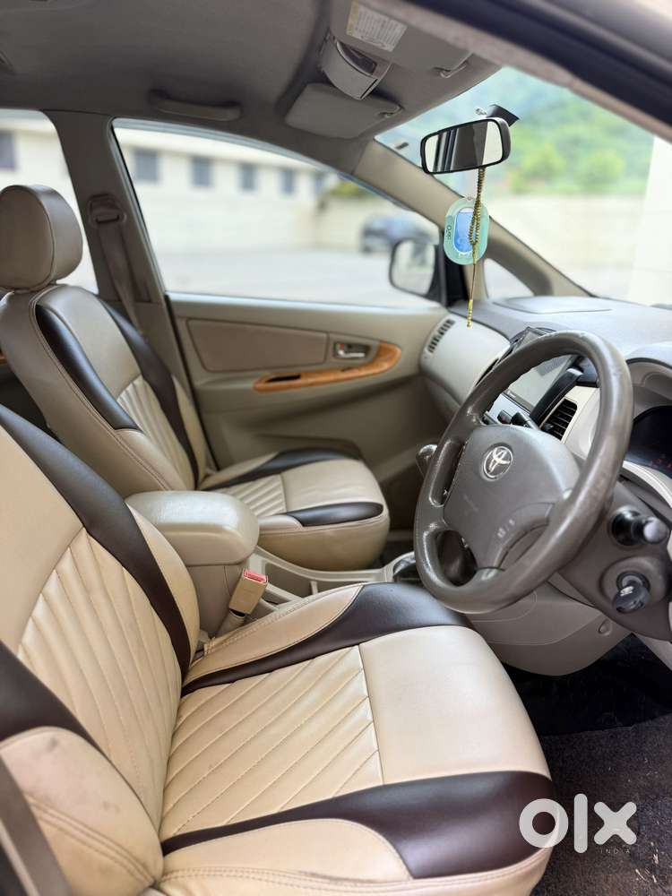 Toyota Innova 2.5 V 7 Str, 2011, Diesel