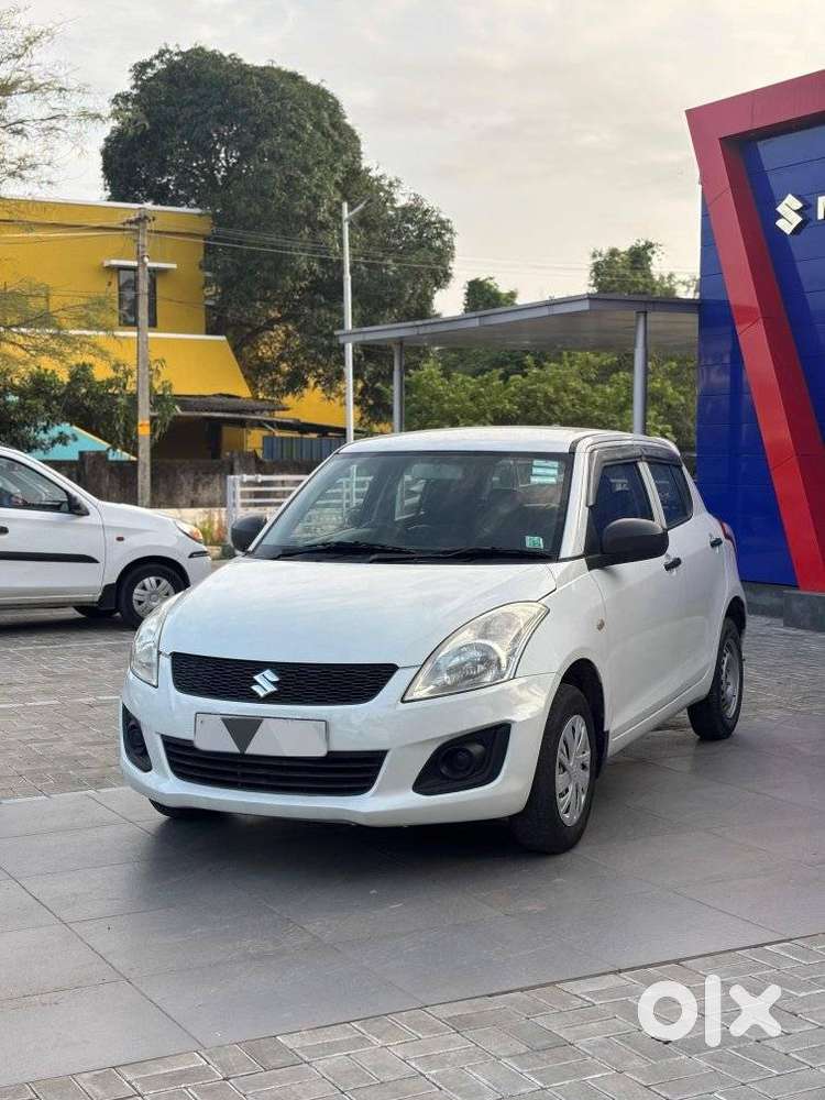 Maruti Suzuki Swift Lxi Option, 2017, Petrol