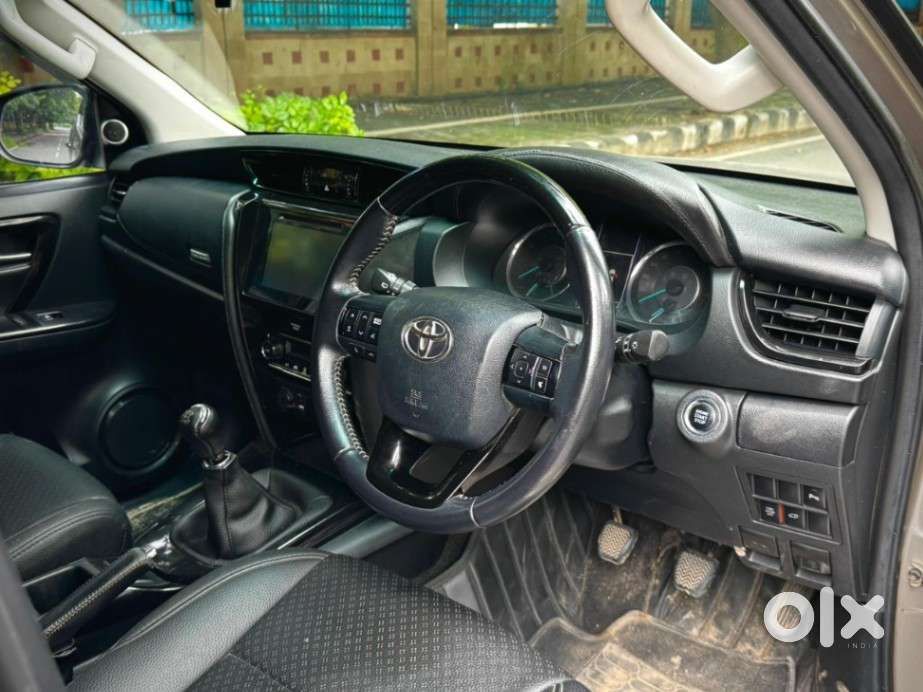 Toyota Fortuner 4x2 Mt 2.7 Petrol, 2017, Petrol