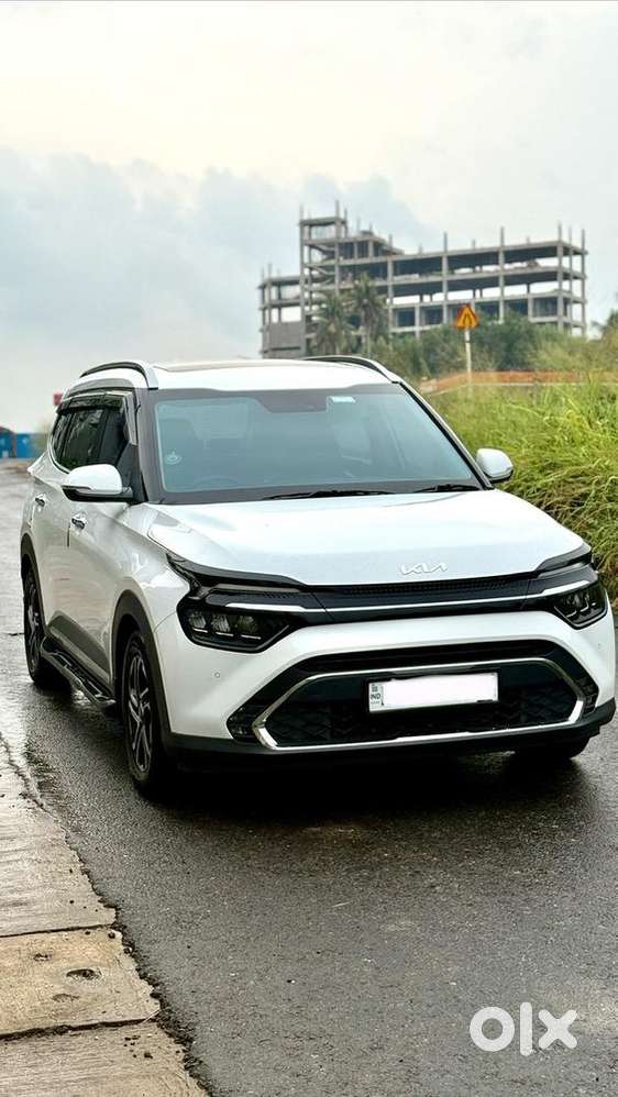 Kia Carens 2024 Petrol Well Maintained