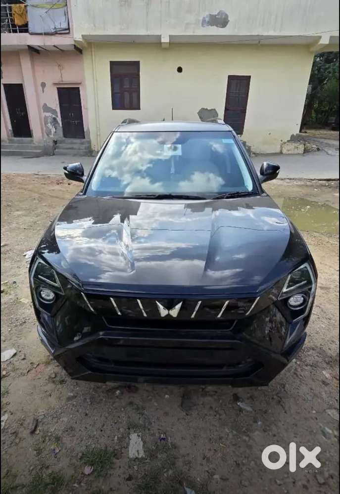 Mahindra Xuv 3xo 2025 Petrol 12000 Km Driven