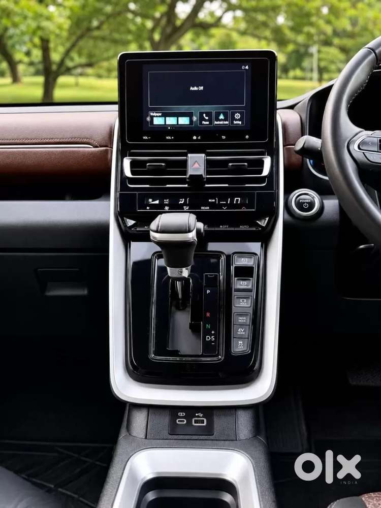 Toyota Innova Hycross 2.0 Vx Hybrid 8 Str, 2025, Petrol