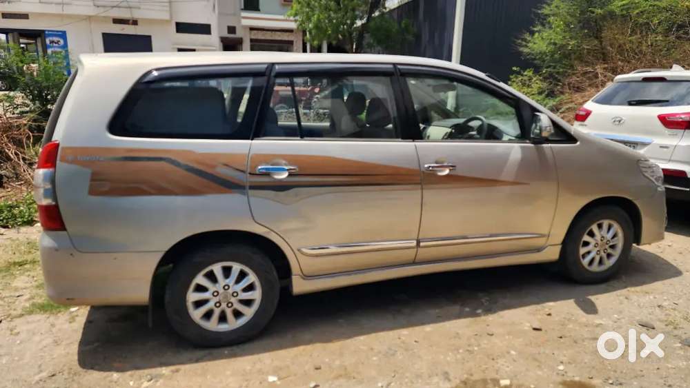 Toyota Innova 2014 Diesel Well Maintained