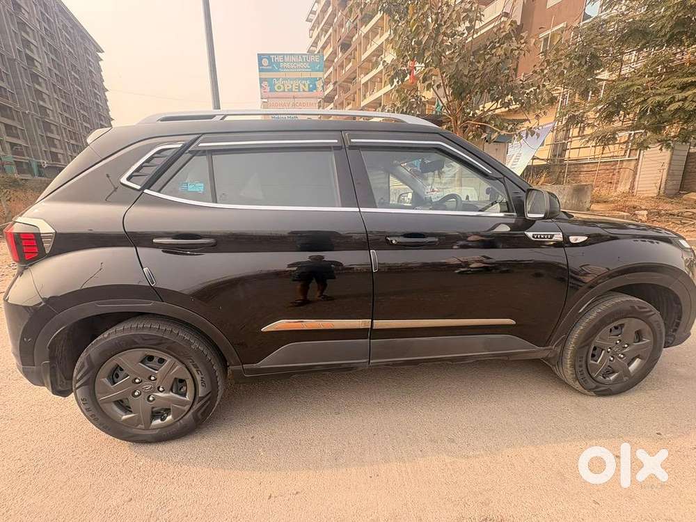 Hyundai New Venue 2024 Petrol Good Condition