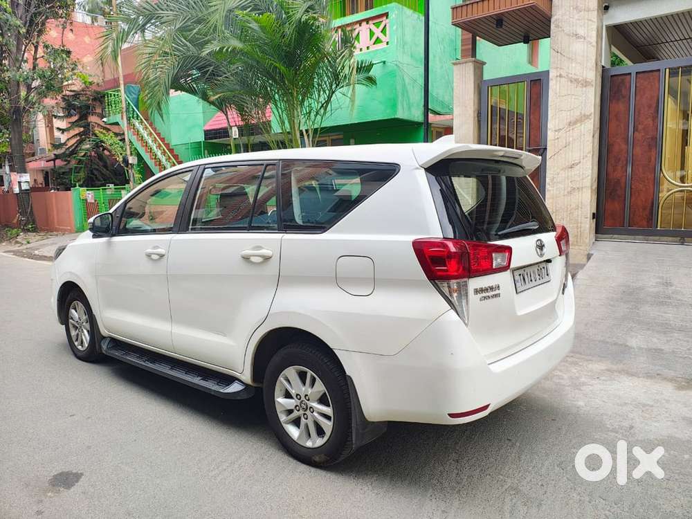 Toyota Innova Crysta 2.8g At 2019