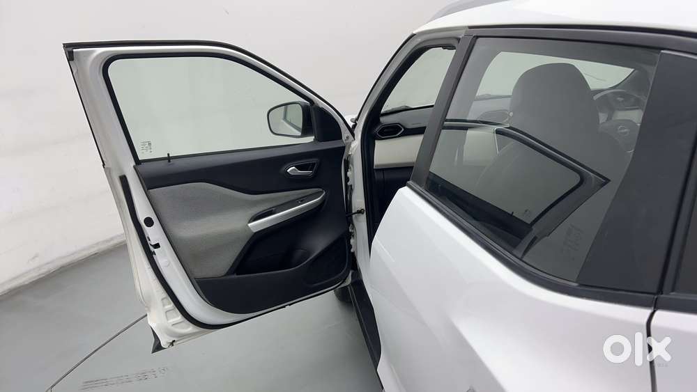 Nissan Magnite 1.0 Xv, 2021, Petrol