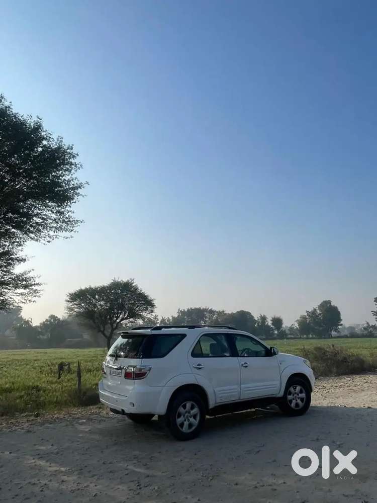 Toyota Fortuner 4×4 Diesel 2011 Model
