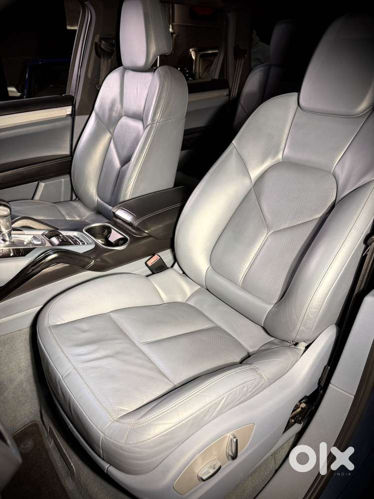 Porsche Cayenne Base, 2013, Petrol