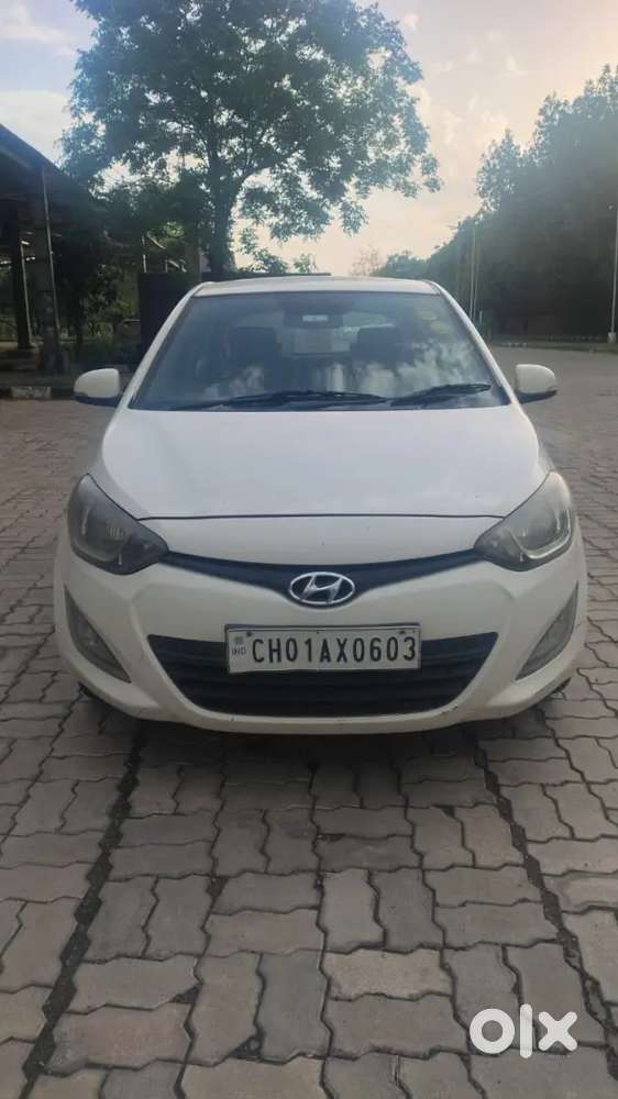 Hyundai I20 Active 2014 Diesel 150000 Km Driven