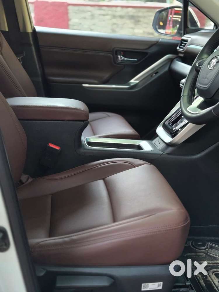 Toyota Innova Hycross 2.0 Vx Hybrid 7 Str, 2024, Petrol