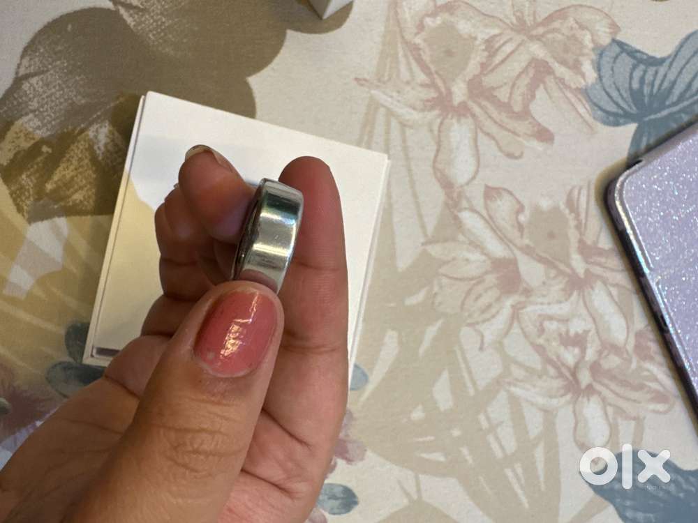 Oura Smart Ring 4- Size 9, Silver