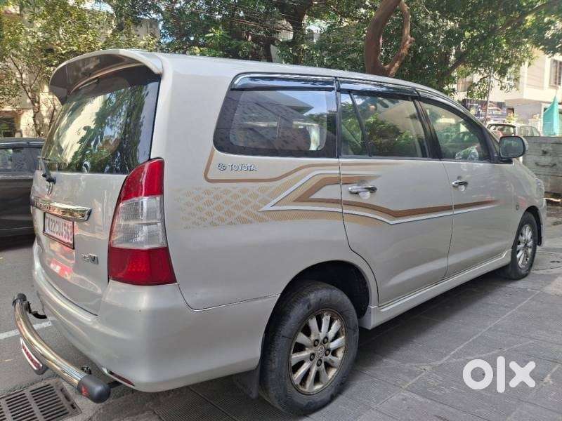Toyota Innova 2.5 Vx (diesel) 8 Seater Bs Iv, 2012, Diesel