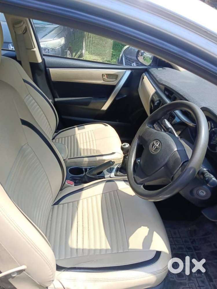 Toyota Corolla Altis 1.8 J, 2015, Petrol