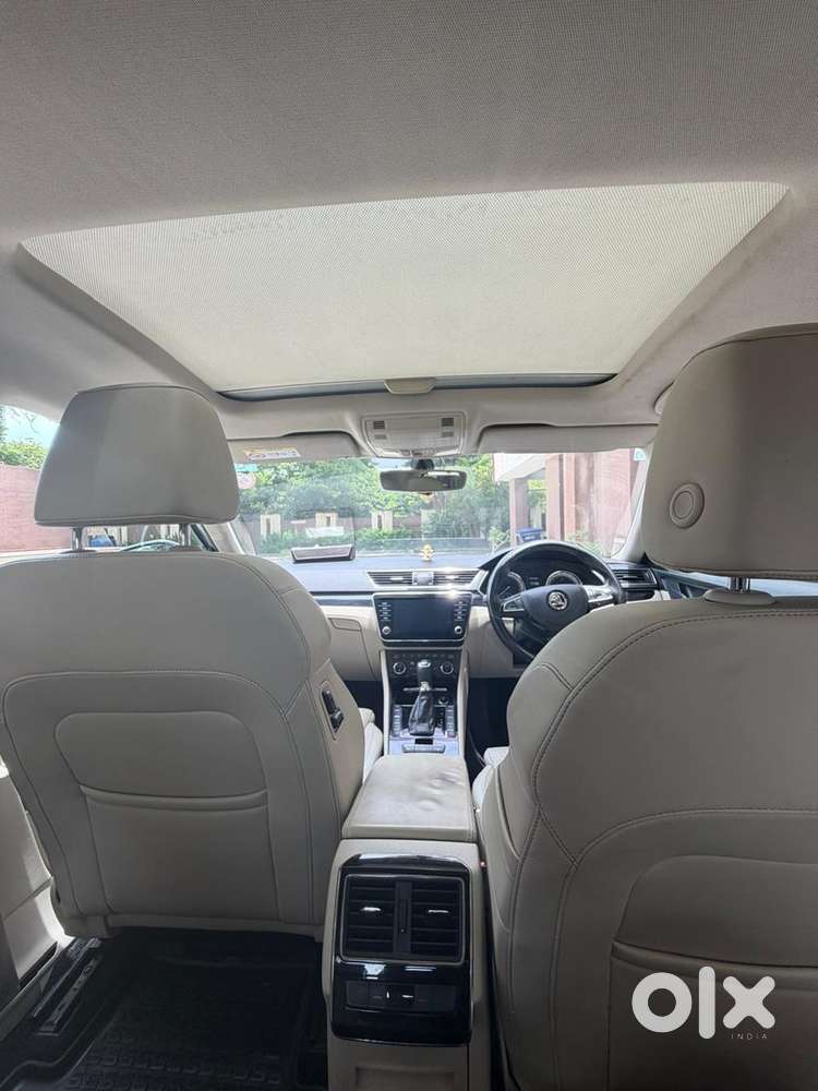 Skoda Superb Petrol 2019