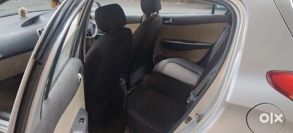 I20, 2nd Owner, Gujrat Registration, Petrol, Sportz ,silver Color,.