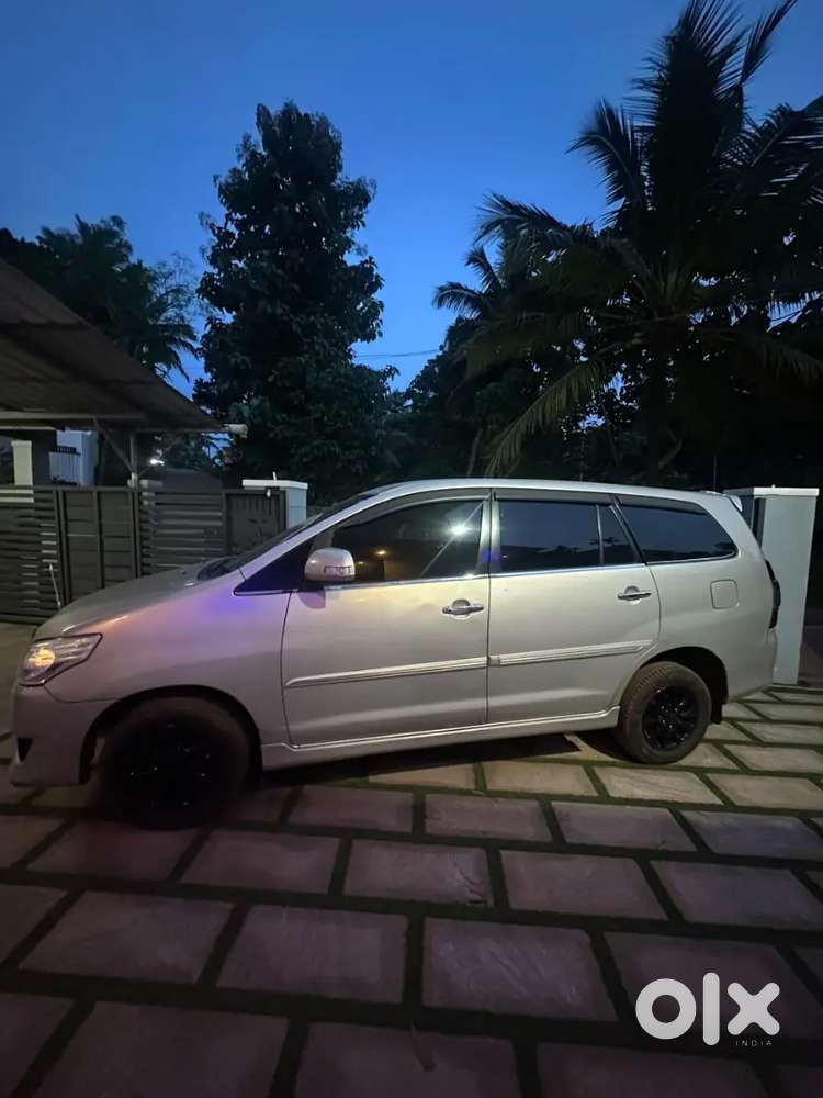 Toyota Innova 2012 Diesel Well Maintained