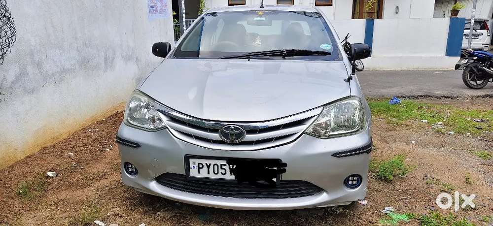 Toyota Etios V 2011