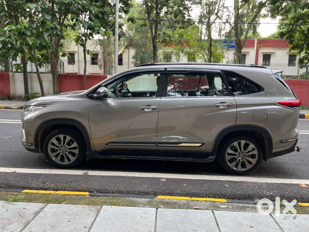 Toyota Innova Hycross 2.0 Zx (o) Hybrid 7 Str, 2026, Petrol