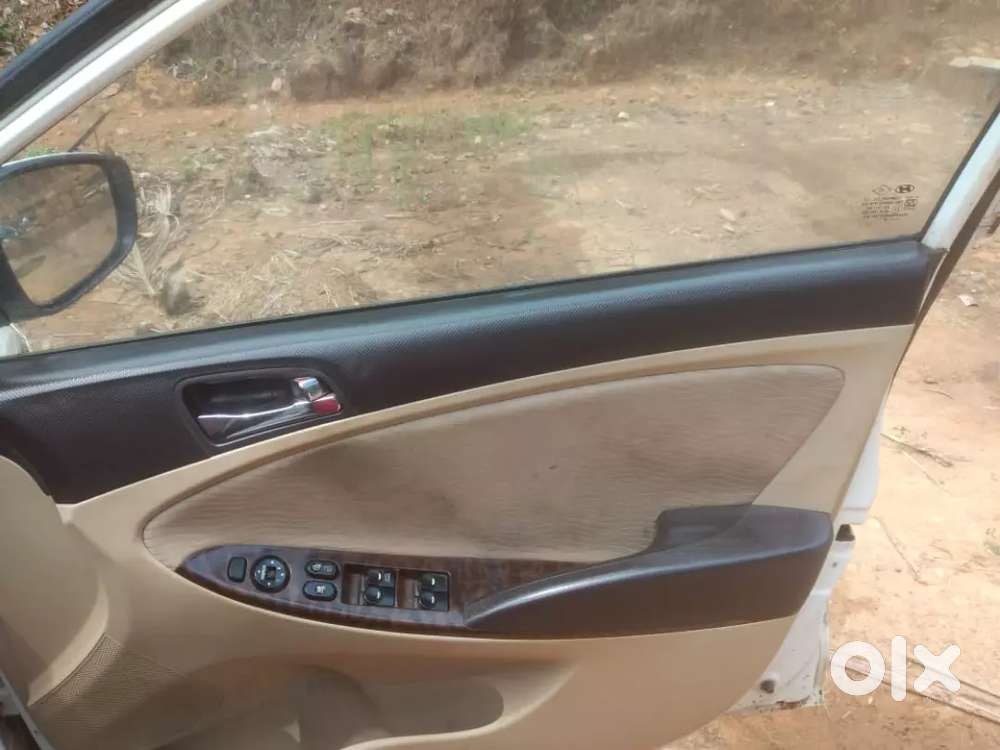 Hyundai Verna 2012