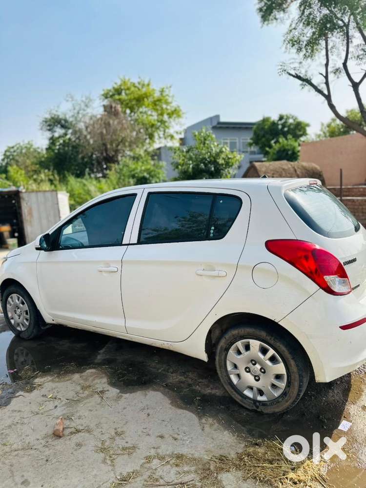 Hyundai I20 2014 Diesel 102800 Km Driven