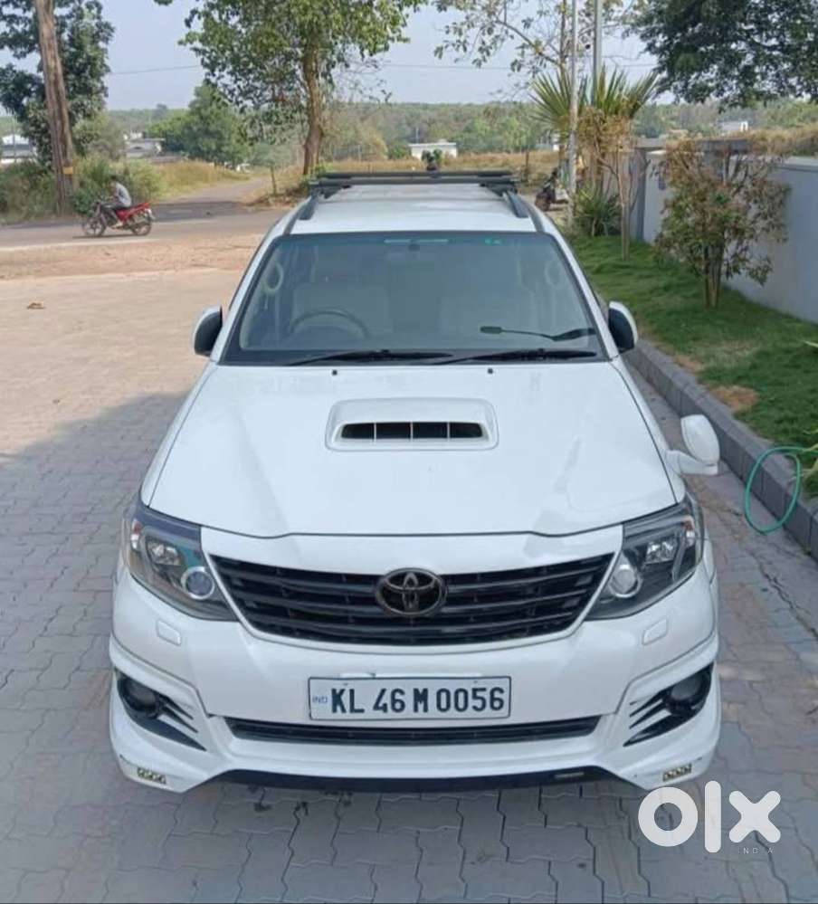 Toyota Fortuner 4x2 Manual 2015 June, Original Kerala - 1300000/-