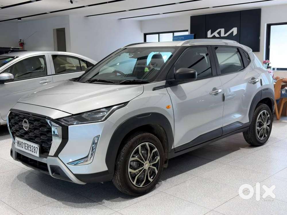 Nissan Magnite Kuro Edition Petrol Amt, 2025, Petrol