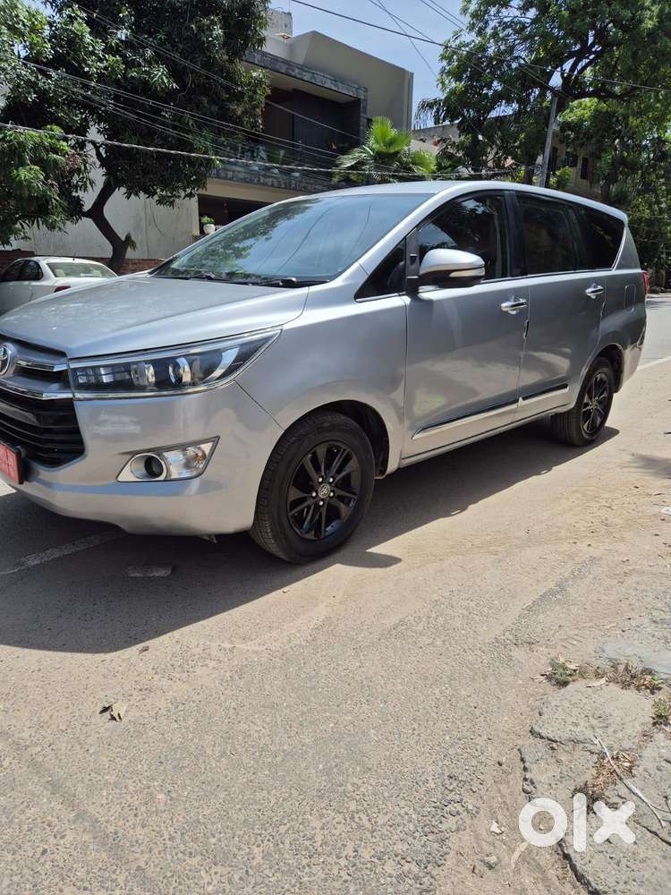 Toyota Innova Crysta 2.4 V 7 Str, 2017, Diesel