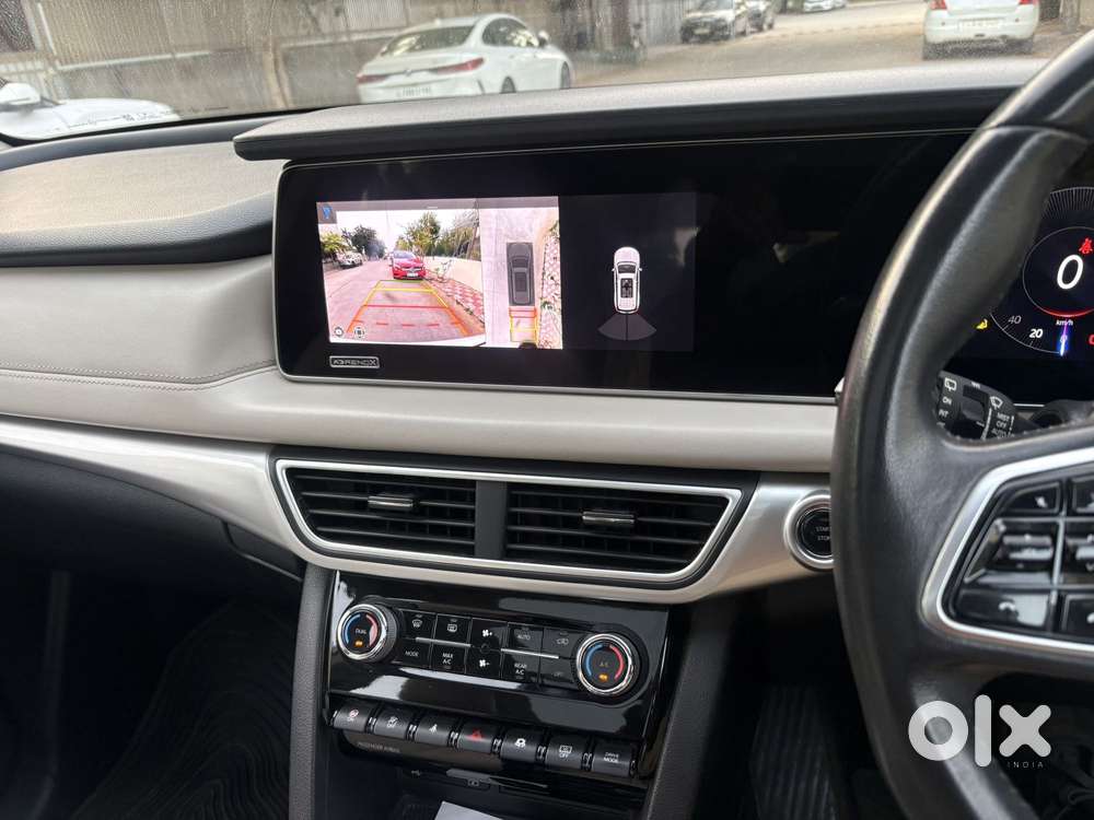 Mahindra Xuv700 2.2 Ax 7 Diesel At Luxury Pack Str Awd, 2022, Diesel
