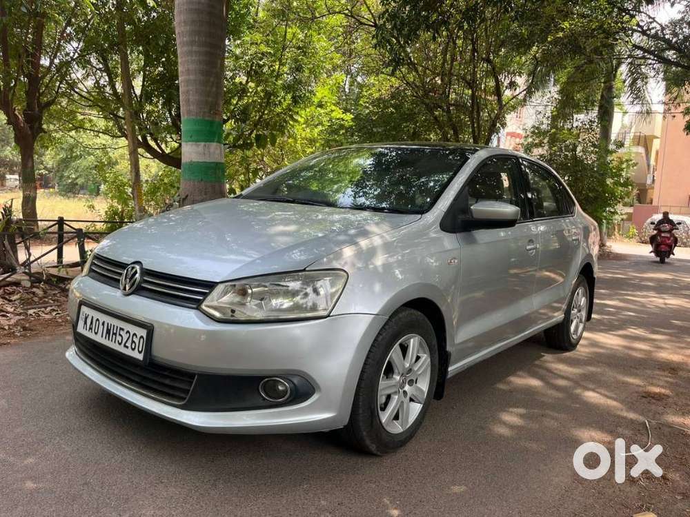Volkswagen Vento 2010-2013 Petrol Highline, 2011
