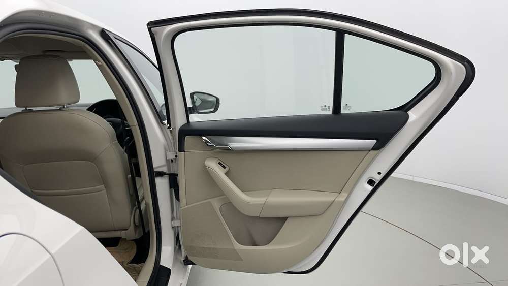 Skoda Octavia [2014-2017] 2.0 Style Tdi At, 2017, Diesel