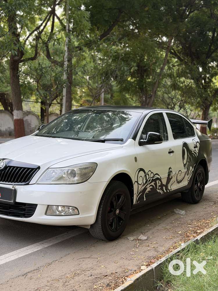 Skoda Laura 1.8 Tsi Ambiente, 2009, Petrol