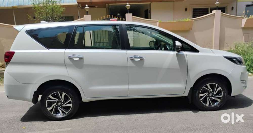 Toyota Innova Crysta 2.4 V, 2023, Diesel