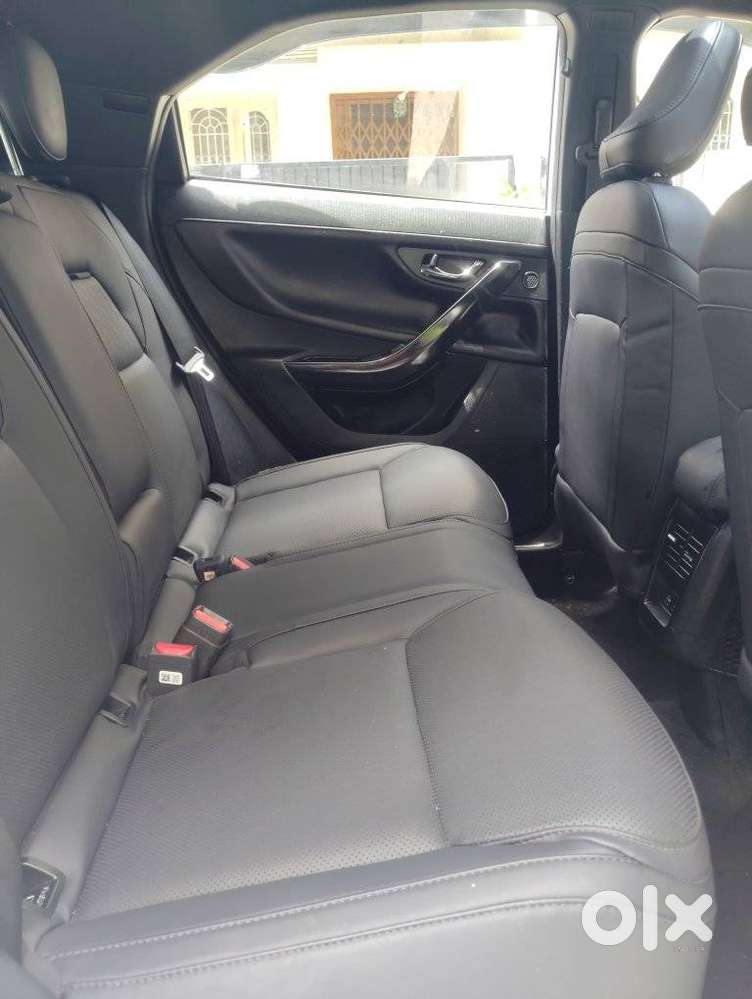 Tata Nexon Fearless Plus S Purple 1.5 Revotorq Diesel 6amt Dual Tone..