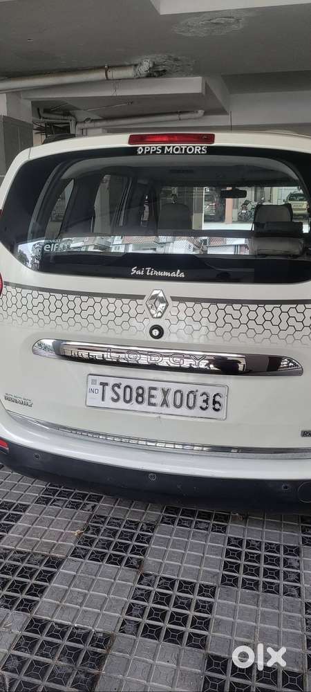 Renault Lodgy 2015 Diesel  Well Maintained  Fancy Number  Excellent
