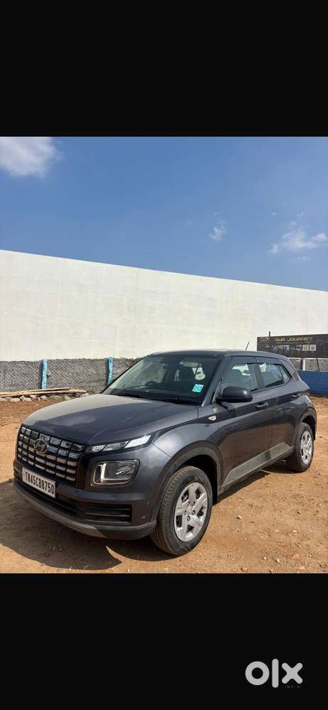 Hyundai Venue E, 2022, Petrol