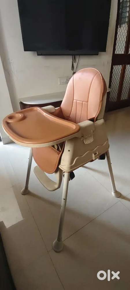 Foldable Baby Feeding High Chair with Wheels &ndash; Peach & White