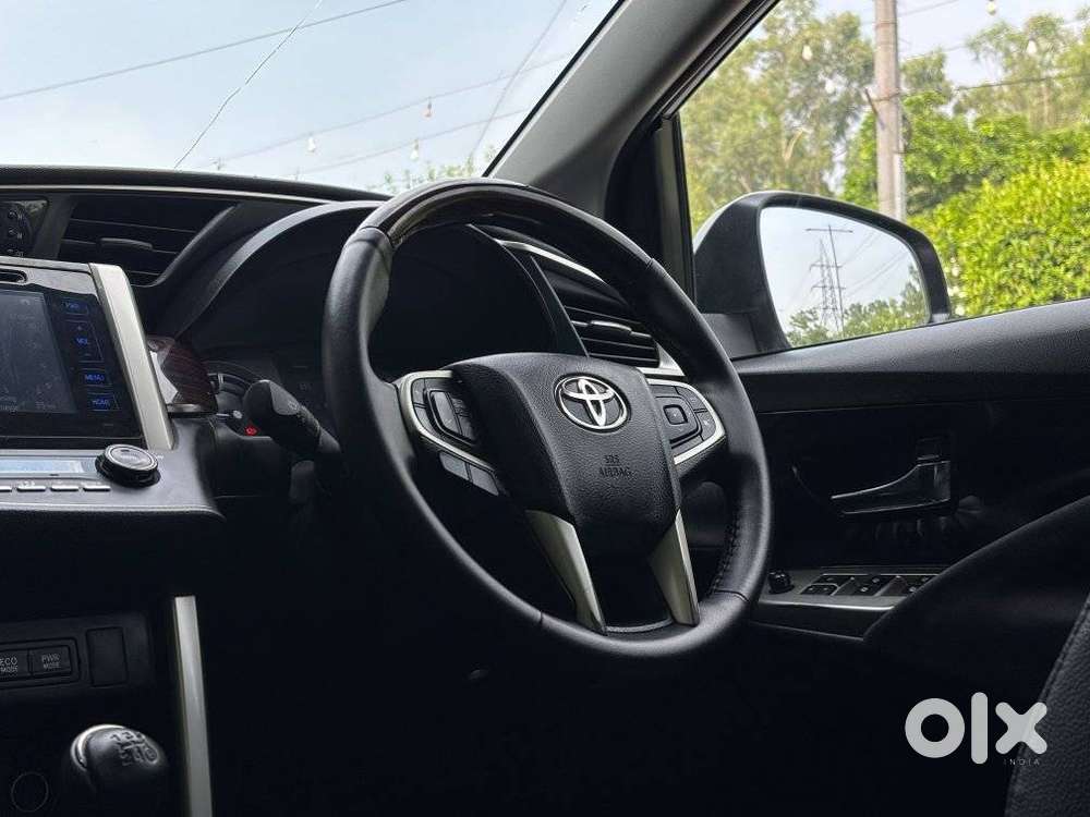 Toyota Innova Crysta 2.4 V 7 Str, 2016, Diesel