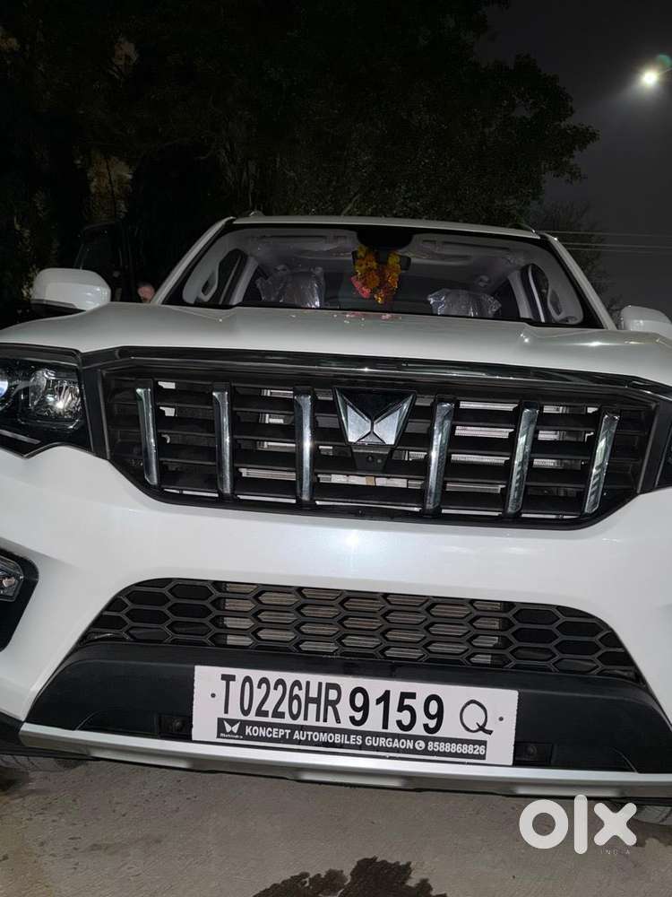 Mahindra Scorpio-n 2.0 Z8 L Petrol At 7 Str, 2026, Petrol
