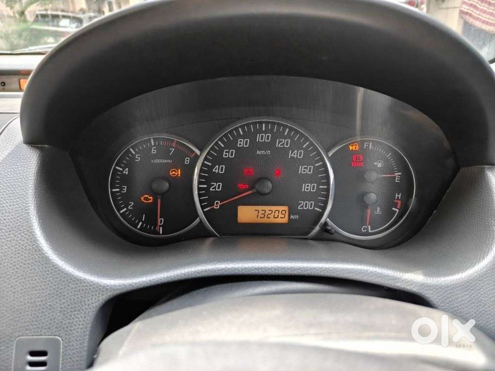 Maruti Suzuki Swift Vvt Zxi, 2012, Petrol
