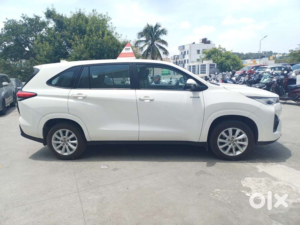 Toyota Innova Hycross 2.0 Vx Hybrid 8 Str, 2023, Electric