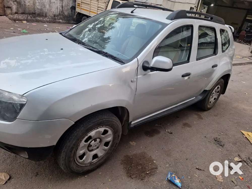 Renault Duster Diesel 2013 Car With Smokey Black Headlight
