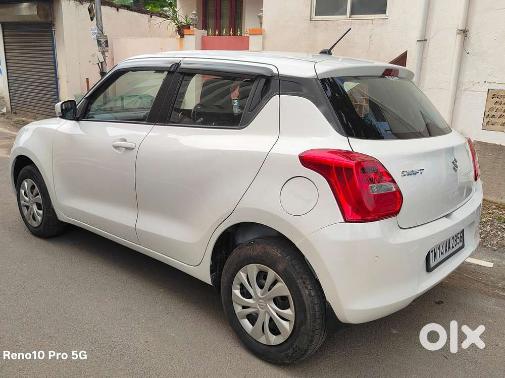 Maruti Suzuki Swift Vxi + Manual, 2022, Petrol